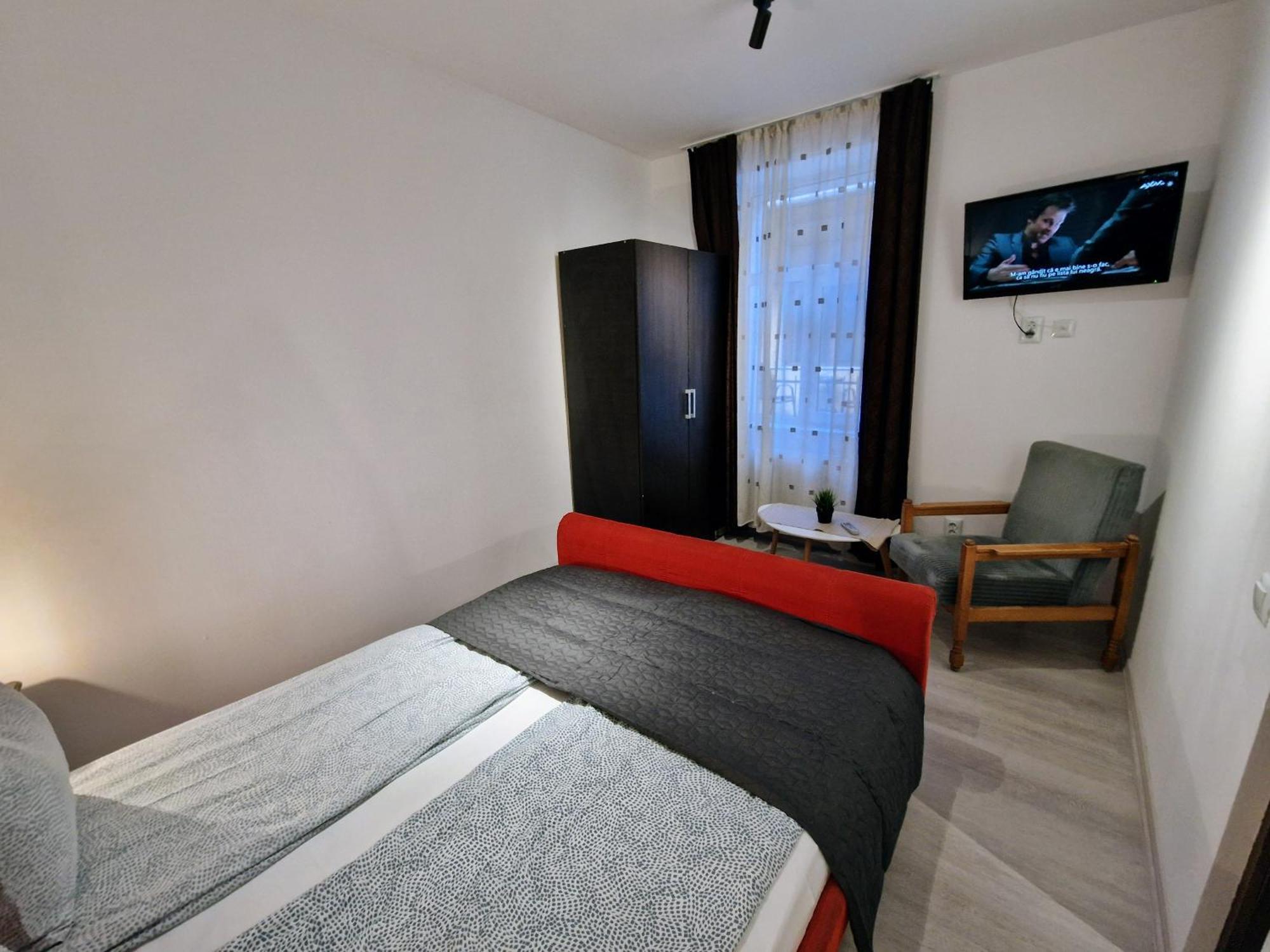 Key Apartments In Main Square Brasov Bagian luar foto