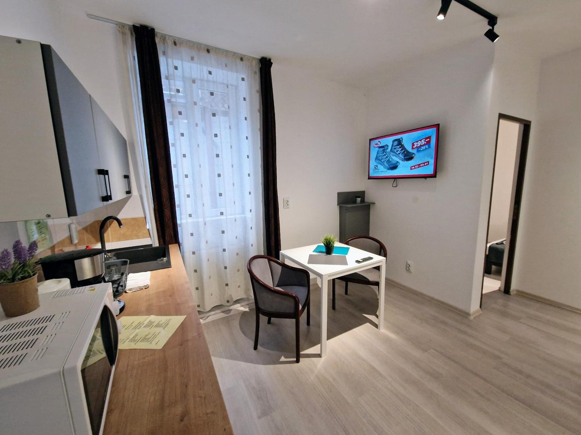 Key Apartments In Main Square Brasov Bagian luar foto