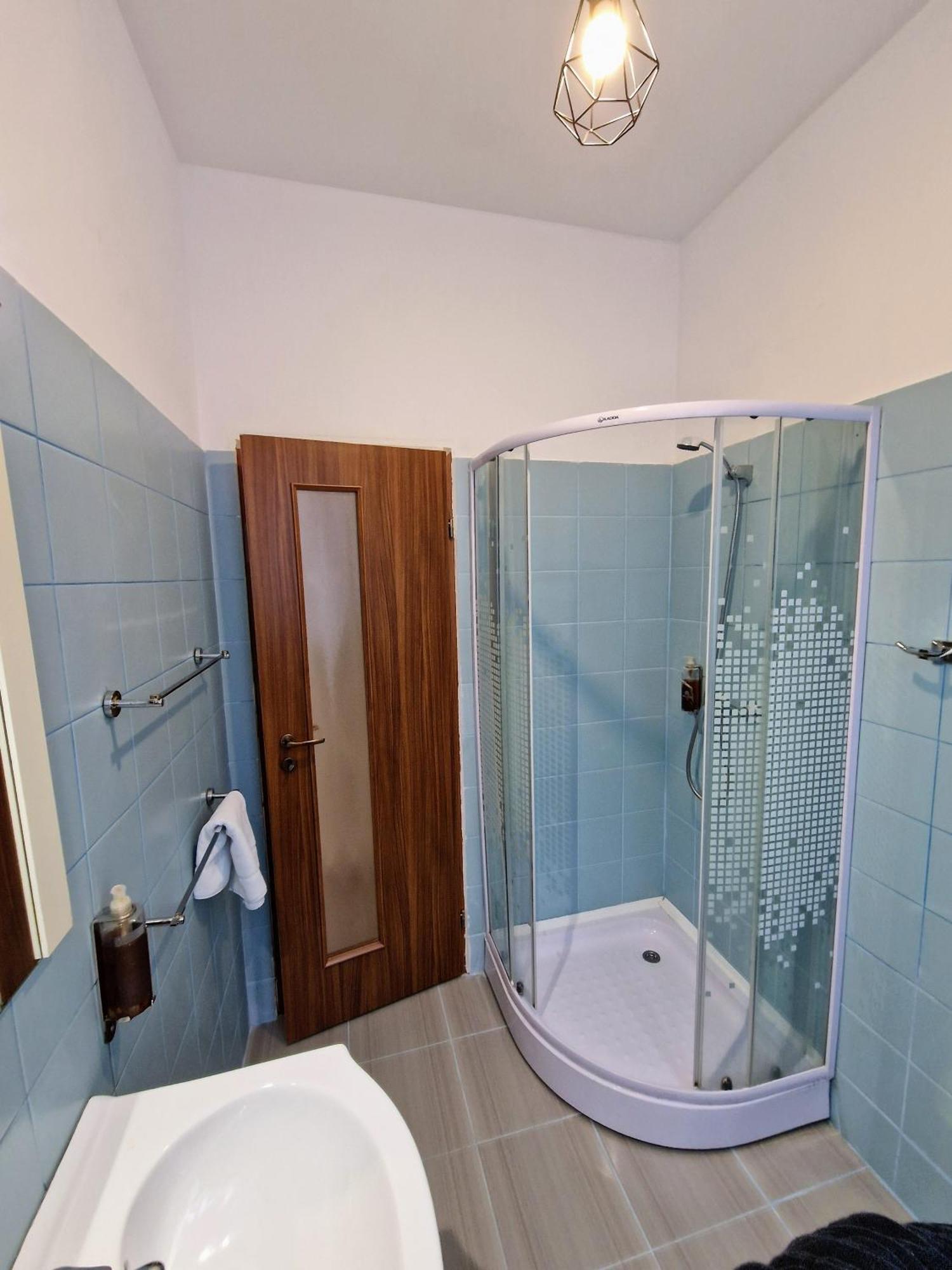 Key Apartments In Main Square Brasov Bagian luar foto